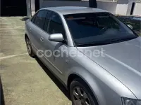 Usado Audi A4 130 CV (95 kW) 2002 Gris / plata Berlina