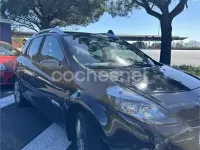 Usado Renault Clio GrandTour 75 CV (55 kW) 2011 Negro Familiar