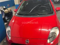Usado Fiat Punto Pop 69 CV (50 kW) 2016 Rojo Utilitario