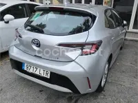 Usado Toyota Corolla 122 CV (89 kW) 2021 Gris / plata Berlina