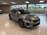 Usado Kia XCeed 120 CV (88 kW) 2022 Gris / plata SUV