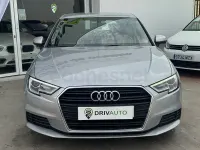 Usado Audi A3 116 CV (85 kW) 2018 Gris / plata Berlina