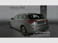 Usado Mercedes A180 136 CV (100 kW) 2024 Gris / plata Berlina