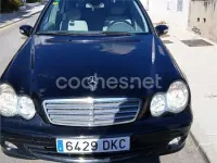Usado Mercedes C220 Classic 150 CV (110 kW) 2005 Negro Familiar