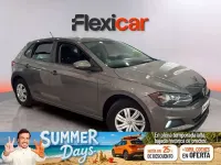 Usado VW Polo Advance 75 CV (55 kW) 2018 Gris Utilitario