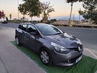Usado Renault Clio GrandTour Expression 75 CV (55 kW) 2014 Gris / plata Familiar
