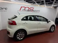 Usado Kia Rio 84 CV (61 kW) 2016 Blanco Utilitario