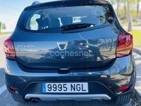 Usado Dacia Sandero 100 CV (73 kW) 2020 Gris / plata Berlina