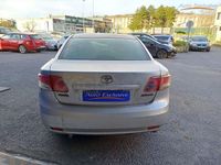 Usado Toyota Avensis Active 126 CV (92 kW) 2010 Gris / plata Berlina