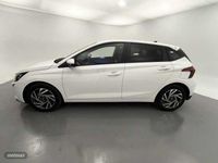 Usado Hyundai i20 99 CV (72 kW) 2024 Atlas white Berlina
