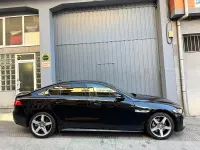 Usado Jaguar XE R-Sport 180 CV (132 kW) 2019 Negro Berlina