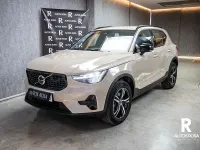 Usado Volvo XC40 Plus 163 CV (119 kW) 2025 Beige SUV