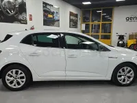 Usado Renault Mégane LIMITED 115 CV (84 kW) 2019 Blanco Berlina