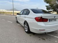 Usado BMW 318 Sport Line 143 CV (105 kW) 2013 Blanco Berlina