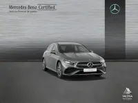 Usado Mercedes A180 136 CV (100 kW) 2025 Gris montaña Berlina