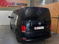 Usado VW Multivan 150 CV (110 kW) 2021 Negro Monovolumen