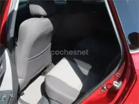 Usado Toyota Auris Hybrid Active 136 CV (100 kW) 2018 Rojo Berlina
