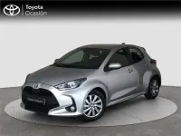 Usado Toyota Yaris Hybrid Active 116 CV (85 kW) 2022 Gris Utilitario