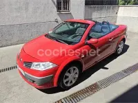 Usado Renault Mégane Cabriolet Dynamique 130 CV (95 kW) 2007 Rojo Descapotable