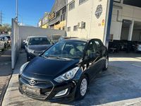 Usado Hyundai i30 100 CV (73 kW) 2014 Negro Berlina
