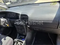 Usado Opel Zafira Elegance 125 CV (91 kW) 2002 Verde Monovolumen