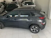 Usado Hyundai Kona 141 CV (103 kW) 2022 Gris / plata SUV