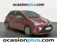 Usado Toyota Yaris Hybrid Active 100 CV (73 kW) 2018 Rojo