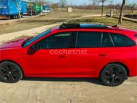 Usado Skoda Octavia RS 245 CV (180 kW) 2022 Rojo Familiar
