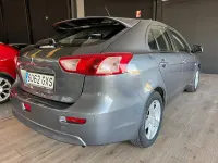 Usado Mitsubishi Lancer Sportback Instyle 140 CV (102 kW) 2010 Beige Berlina
