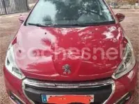 Usado Peugeot 208 Access 82 CV (60 kW) 2015 Rojo Utilitario