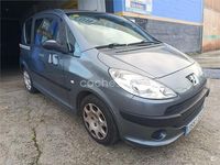 Usado Peugeot 1007 70 CV (51 kW) 2005 Gris / plata Monovolumen