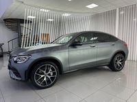 Usado Mercedes GLC300 245 CV (180 kW) 2022 Gris / plata Coupe