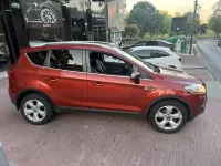 Usado Ford Kuga Trend 136 CV (100 kW) 2009 Burdeos SUV