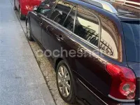 Usado Toyota Avensis Sol 150 CV (110 kW) 2007 Granate Familiar