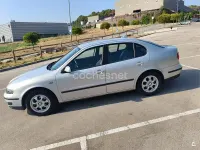 Usado Seat Toledo 110 CV (80 kW) 1999 Gris / plata Berlina