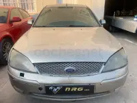 Usado Ford Mondeo Ambiente 115 CV (84 kW) 2002 Beige Berlina