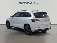 Usado Skoda Karoq SportLine 150 CV (110 kW) 2024 Gris plata SUV