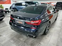 Usado BMW 750 M Sport 450 CV (330 kW) 2016 Azul Berlina