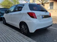 Usado Toyota Yaris Active 90 CV (66 kW) 2015 Blanco Utilitario