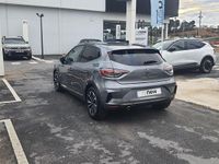 Begagnad Renault Clio V Techno 90 HK (66 kW) 2024 Grå Sedan