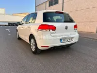 Usado VW Golf VII 105 CV (77 kW) 2012 Blanco Berlina