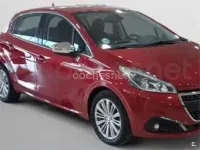 Usado Peugeot 208 Allure 100 CV (73 kW) 2017 Rojo Utilitario