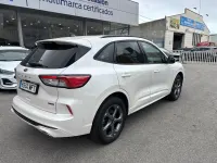 Usado Ford Kuga ST-Line 225 CV (165 kW) 2023 Blanco platino (especial) SUV