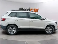 Usado Skoda Karoq Ambition 150 CV (110 kW) 2021 Blanco SUV