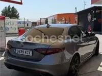 Usado Alfa Romeo Giulia Super 180 CV (132 kW) 2017 Gris / plata Berlina
