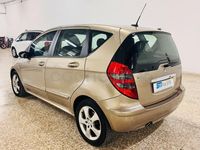 Usado Mercedes A200 Avantgarde 140 CV (102 kW) 2005 Beige Monovolumen
