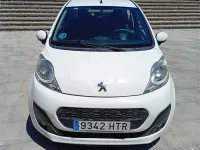 Usado Peugeot 107 Active 68 CV (50 kW) 2013 Blanco Utilitario