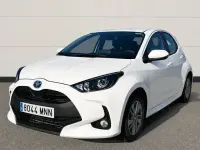 Usado Toyota Yaris Business Edition 116 CV (85 kW) 2024 Blanco Utilitario
