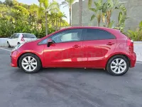 Usado Kia Rio 84 CV (61 kW) 2015 Granate Berlina