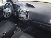 Usado Hyundai i20 Base 78 CV (57 kW) 2012 Blanco Utilitario